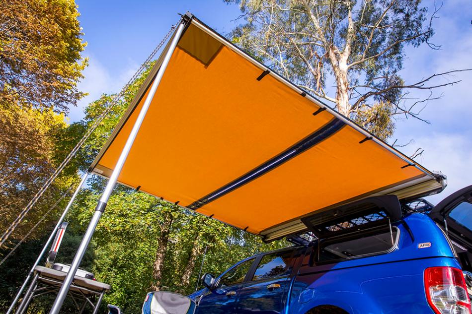 Markýza Touring, <b>šířka 1250 x délka od auta 2100</b>, s LED osvětlením